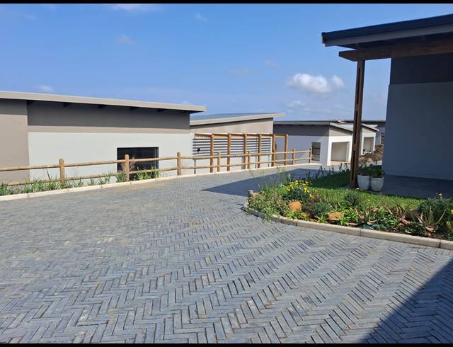 4 BEDROOM HOUSE FOR SALE IN PALM LAKES ESTATE